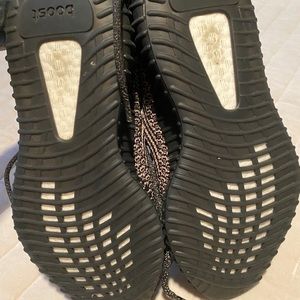 yeezy yecheil reflective n/b